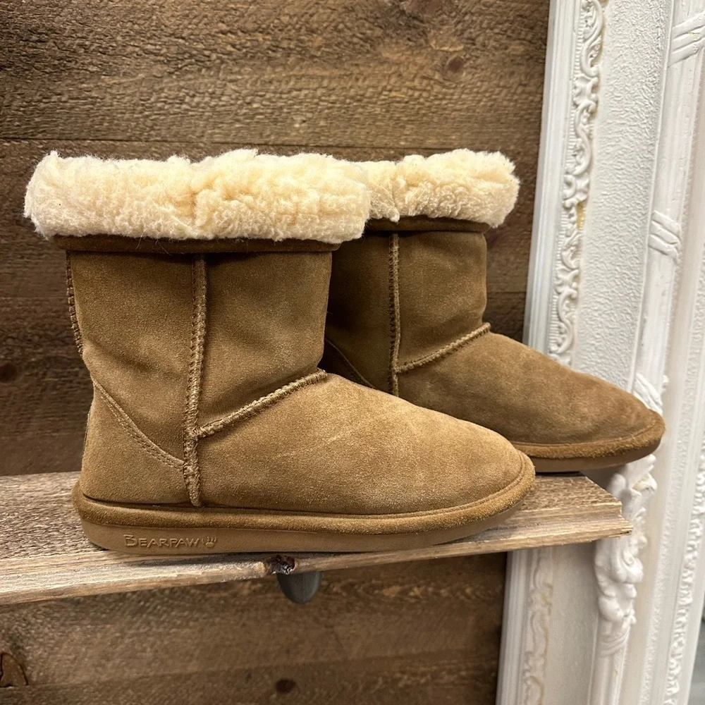 Bearpaw Suede Shearling-Lined Short Boots – Chestnut Brown – Women’s Size 8